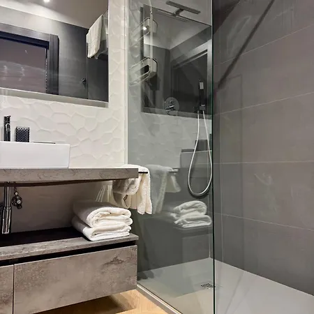 Sky Luxury Bed & Breakfast *